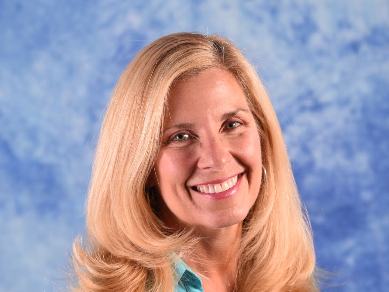 Portrait of Cindi Gianopoulos, co-founder of Participaint.